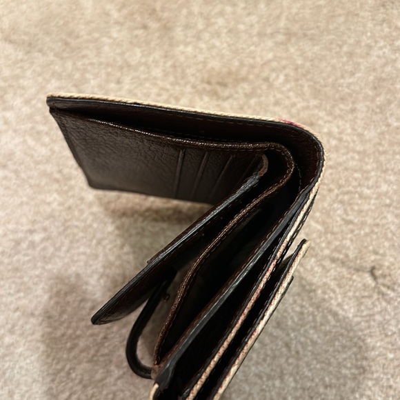 Authentic Celine Wallet, Nice condition, 10 card slots, coin and bill pockets. - Picture 6 of 7